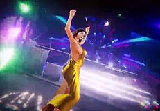 Gostosa rebolando her curves in a lively dance routine