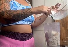 Woman Flashes Swollen Pussy In Public Exhibition