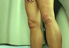 branlette dans une cabine dessayage with big cock flashing.