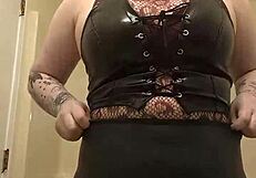 She Uses Lovesense While Applying Makeup