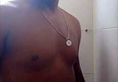 नेग्रो रूबी ने पब्लिक आउटडोर में अपना मॉन्स्टर बड़ा काला लंड दिखाया