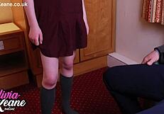 नॉटी कॉलेज स्टूडेंट पार्टी में टीचर को ब्लो करती है 😏