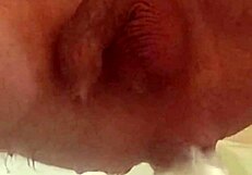 I masturbate my hemorrhoidal anus with hot water!