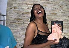 Ele fez um �nico v�deo a 20 anos atr�s e agora est� de volta - adriana alves