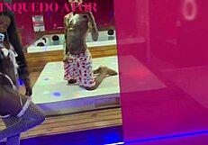 pau no cuzinho da preta gostosa completo no red e no cher