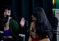 Se tornou famosa na cidade, o pai viu seu vídeo pelada, levou cuspida na buceta, não aguenta sexo forte e o ex - Faroraf watch on Sheer Red.