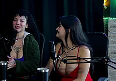 Se tornou famosa na cidade, o pai viu seu vídeo pelada, levou cuspida na buceta, não aguenta sexo forte e o ex - Faroraf watch on Sheer Red.