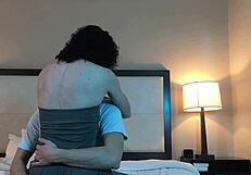 I makin out with this hot petite woman, she's so sexy