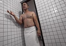 लैटिना काउगर्ल सौना अपमान में काला लंड चढ़ती है