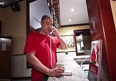 लैटिना काउगर्ल सौना अपमान में काला लंड चढ़ती है