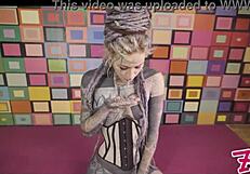 anal queen anuskatzz in corset, wanna see me play with metal toy and get ass fucked by huge dick ‘til i squirt?!