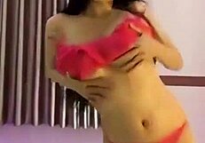 Lâm minh hằng appears nude in full view