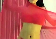 Lâm minh hằng appears nude in full view