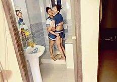 उत्तरान20 देसी सेक्स जहां दो सेक्सी लड़कियां कुत्ते की पोज में लंड साझा करती हैं और चेहरा चोदती हैं