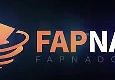 कैंडी व्हाइट प्रेशर्स बीबीसी से एम्बरैस्ड, ब्लॉन्ड पियर्सिंग और शेव्ड पसी के साथ।