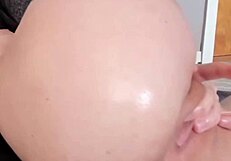 on cam showing and fucking while masturbating