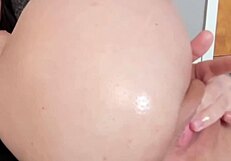 on cam showing and fucking while masturbating