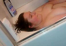 Gloria Masturbating With Dildo In Bathtub!