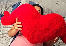 पहली सेक्स रिलेशन, वर्जिन ने गर्लफ्रेंड को गिफ्ट दिया, वर्जिन चूत मिली