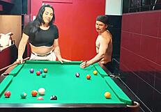 travesti gostosa dando o cu para o jogador de futebol sarado!