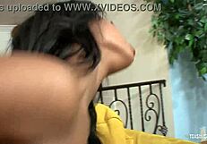 कार की चाबी पाने के लिए ब्रूनेट को उसके डीप बीबीसी थ्रस्ट्स सहन करने पड़ते हैं