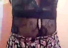 Aurora Estelar Se Muestra En El Baño De Su Casa