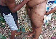 Thick Ass Bitch Feels Passionate Fucking Boyfriend In The Bush