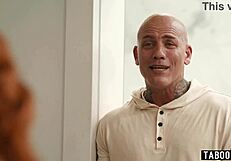 मिल्फ स्टेपमॉम ओपन रिलेशनशिप में एंटर करती है और इमीडिएटली स्टेपसन को बिग टिट्स के साथ चोदती है