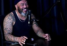 After vacation anxiety, she enters camera, shocked by man's ass and doll fetish!