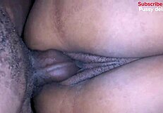 खूबसूरत बुकवर्म 18+ लड़की के बड़े चुचे डॉर्म में रूममेट ने जोरदार मारे