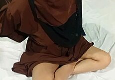 हॉट ठरकी मुस्लिम दिदि ने अपने सौतेले भाई से बेडवर हिजाब उठाकर चुदाई करवाली, bending over in doggystyle anal.