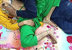 देसी जोड़ा पूरी रात सेक्स अनकट टॉयलेट के बाद चूत गर्म रोमांस और हार्डकोर