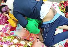 देसी जोड़ा पूरी रात सेक्स अनकट टॉयलेट के बाद चूत गर्म रोमांस और हार्डकोर