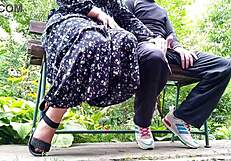 मेच्योर बीबीडब्ल्यू मिल्फ मुझे ट्रेन करती है! गांड फ्लैशिंग!