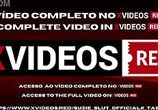 O cara estava ansioso para foder o cuzinho das duas safadas no escritório?