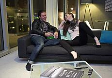 सुंदर छोटी 18+ खिलौने सॉफ्ट सीन सिक्स में