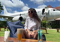 I asked a stranger for a beach photo, and he ended up fucking me in the hotel and cumming on my face!