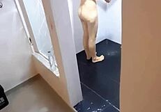 esposa infiel amateur nora milf engaña al esposo y es follada en la ducha de un hotel por el enorme semental andy z 94 que conoció en la estación del metro - rica mamada profunda descuidada