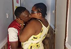 मैं उसकी चूत चाटता क्विक चुदाई सेशन में