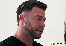 बड़े बूब्स वाली ब्रूनेट मसाज वाली ने नुरू मसाज दी, गीली चूत में उंगली - सेथ गैंबल पेटन प्रेसली