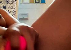 watch this ebony babe masturbate solo with her dildo?