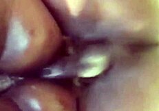 Comendo a buceta e o cu da vi�va no vel�rio do marido