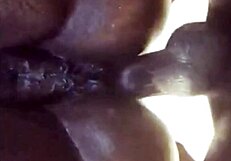 Comendo a buceta e o cu da vi�va no vel�rio do marido