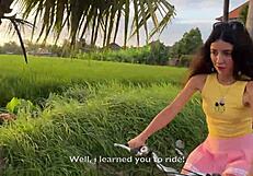 thanked biker stranger for helping with bike on street