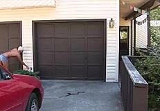 Watch this blonde give a blowjob at the car wash!