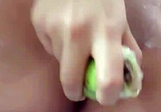 me meto un plátano a petición de un seguidor y mi vagina se chorrea