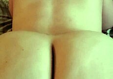 damn, that fat ass white booty is so juicy 🍑