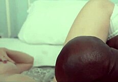 ब्रूनेट पत्नी को लंबा बीबीसी लंड मिलता है