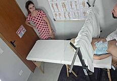 madrasta leva enteada ao ginecologista hardcore?