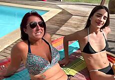 Vanessa coquine avec candie avant un trio excitant